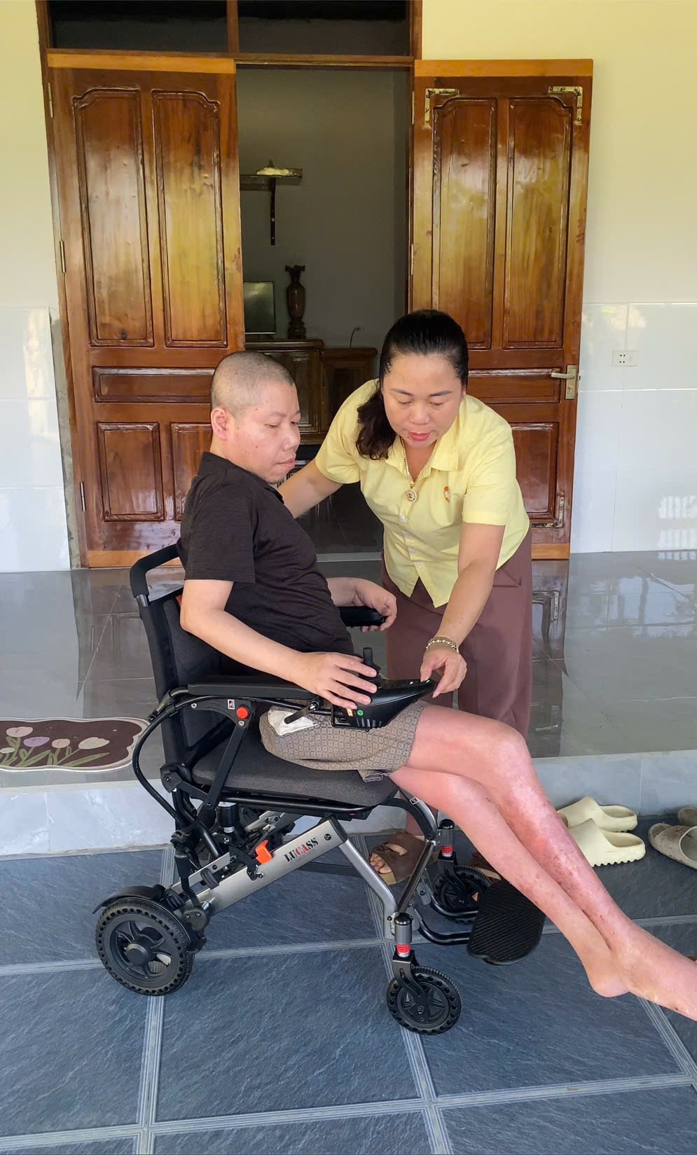 Anh-tin-bai